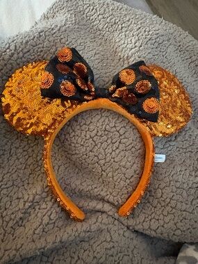 AUTHENTIC Tokyo Disney Resort Minnie Mouse Halloween Sequin Ears